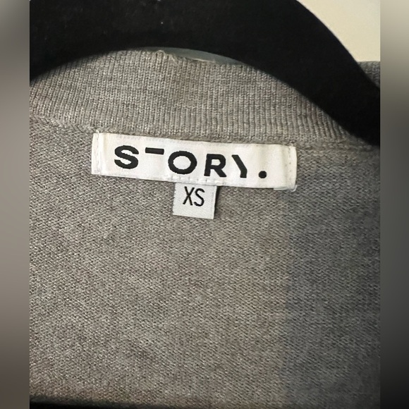 STORY Women's Gray and Tan Cardigan Sweater size S (i121) - Picture 2 of 9